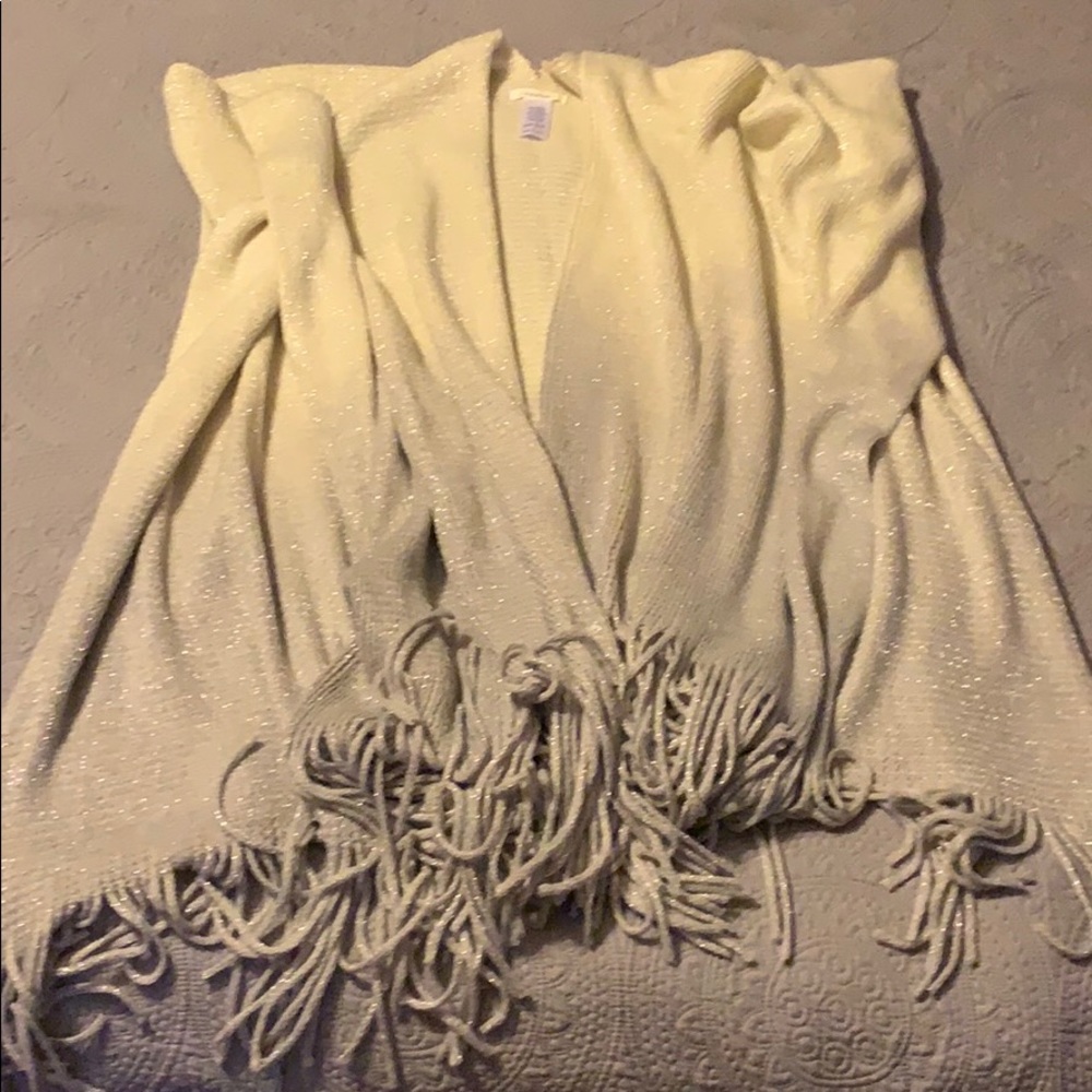 🍁Maurices sparkly poncho-one size 5/$30